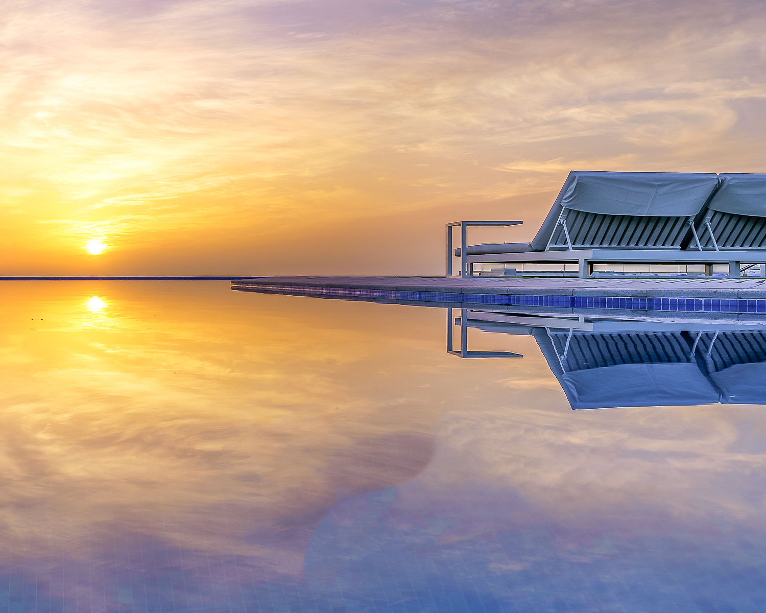 EL PERCHEL BEACH CLUB Sobrevela